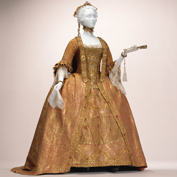 Dress (robe à la française)