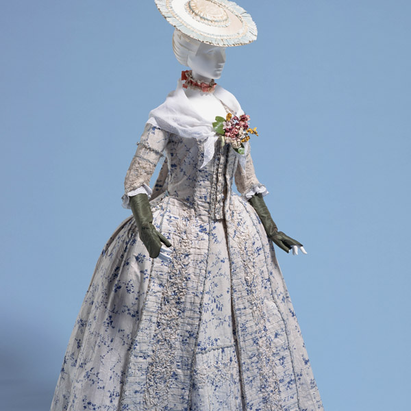 Dress (robe à la française)