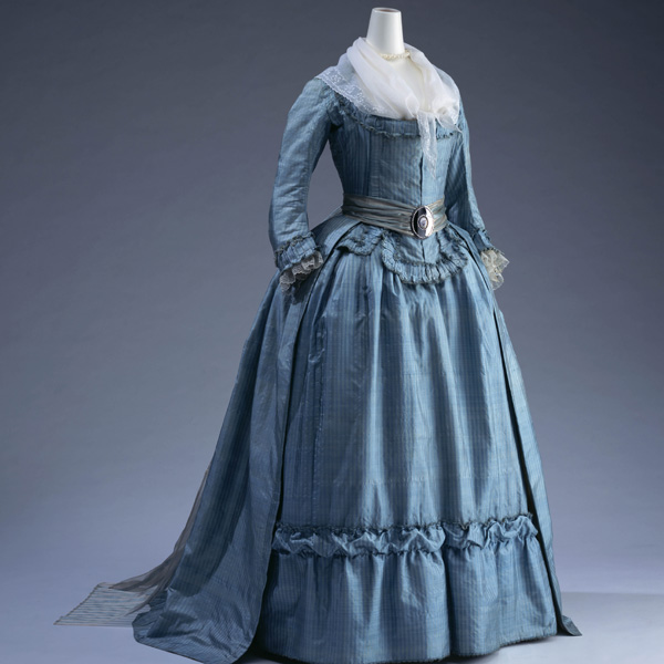 Dress (robe à l'anglaise)