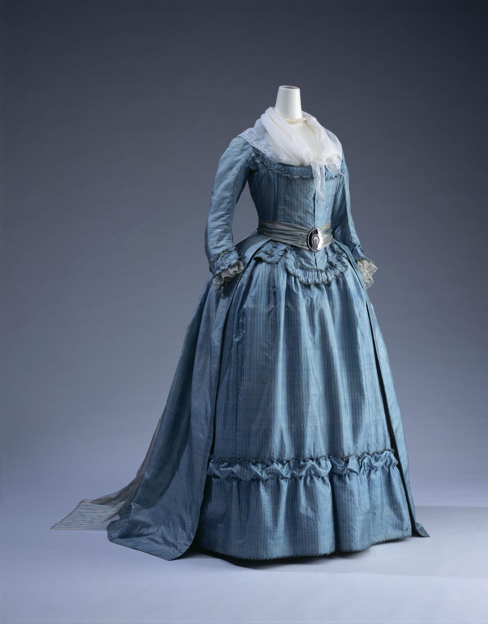 Dress (robe à l'anglaise)