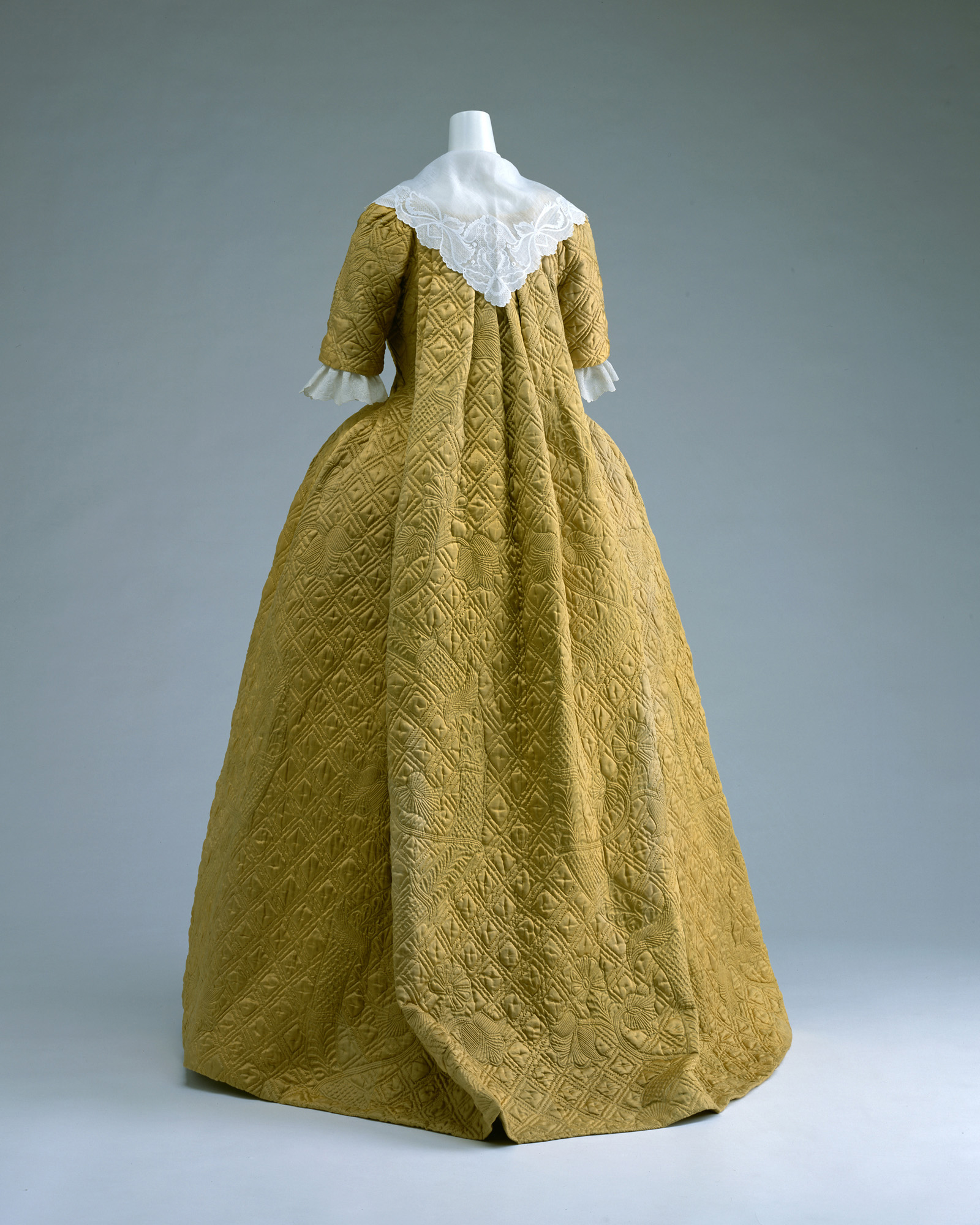 Dress (robe à la française)