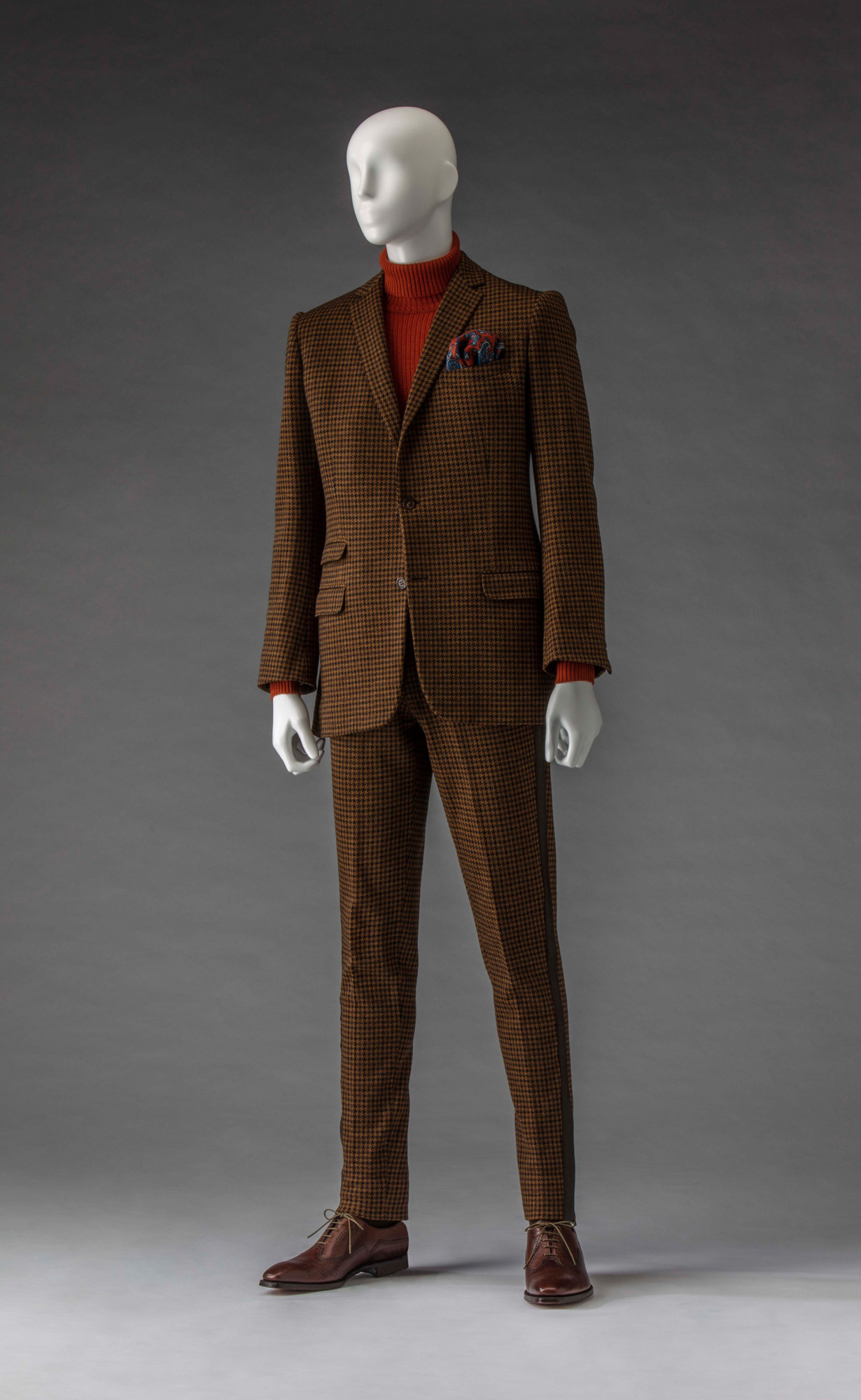 Suit (jacket and trousers)