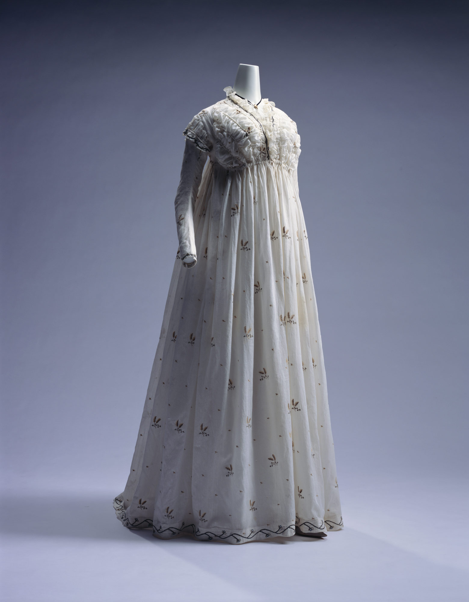 Dress (round gown)