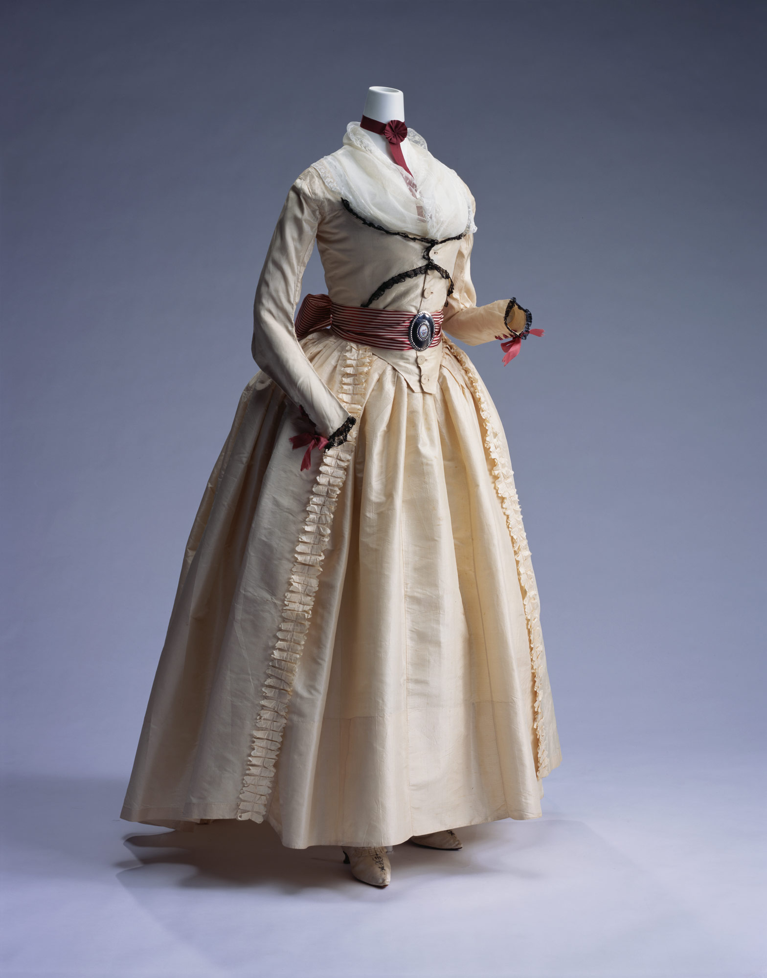 Dress (robe à l'anglaise)