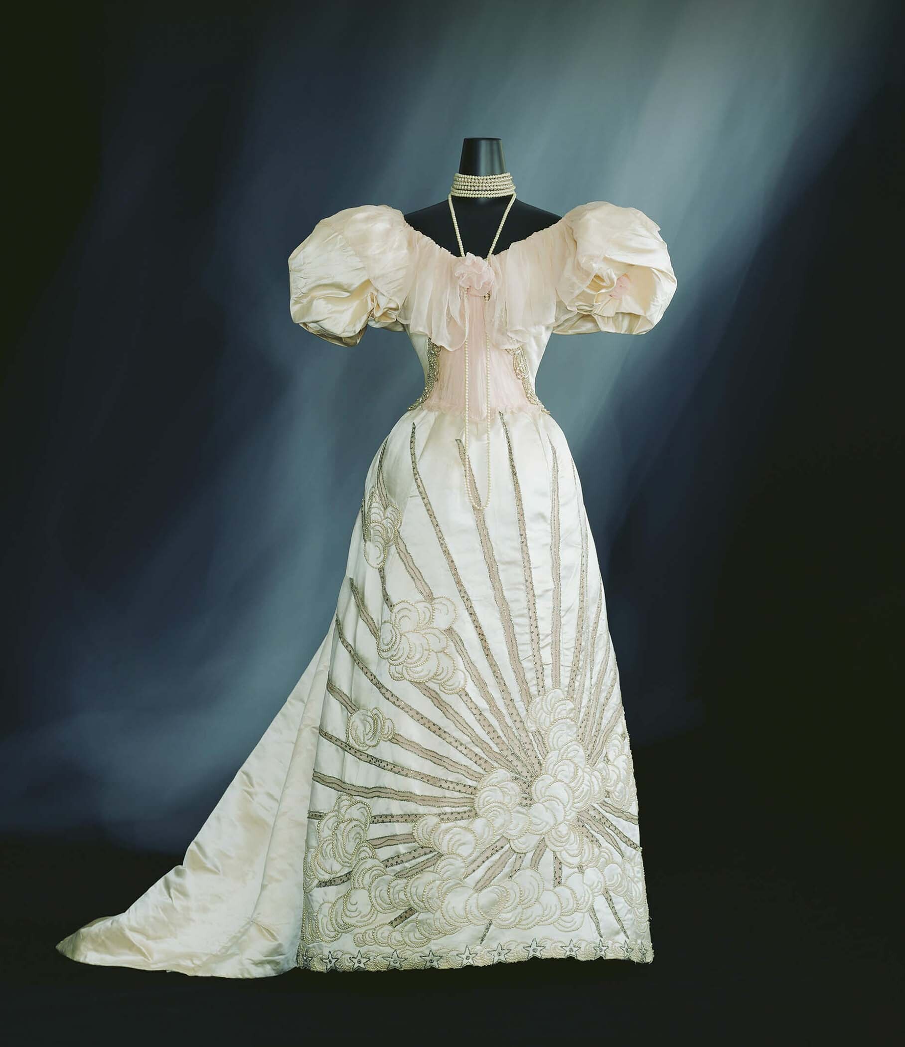 イヴニング・ドレス