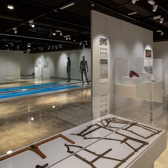 収蔵品紹介36 
 モデリング─かたちをつくる─