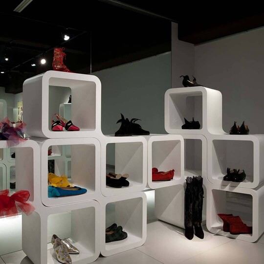 収蔵品紹介 9
 トキオの靴