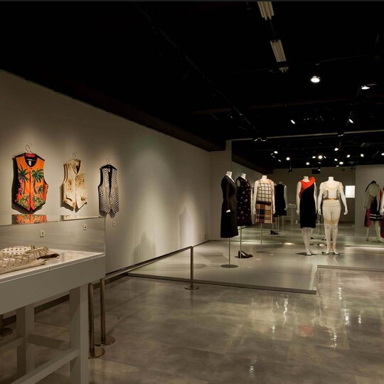 収蔵品紹介 11
 新収蔵品紹介