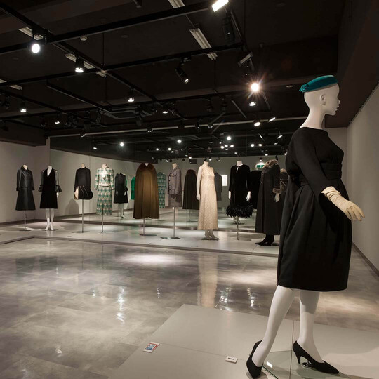 収蔵品紹介 15
 百貨店が発信した日本製パリ・モード