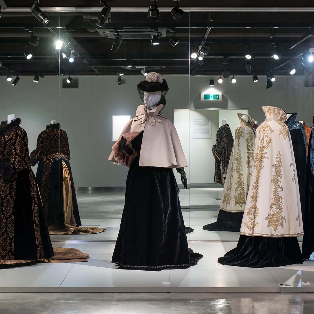 収蔵品紹介 25
 私と一緒に出かける?