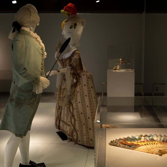 収蔵品紹介 27
 優雅な生活