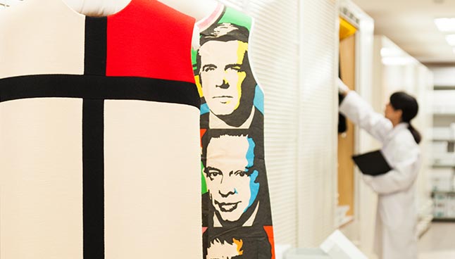 Curatorial Staff 学芸課スタッフ