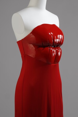 AC013884da_LOEWE_2022AW_small.jpg